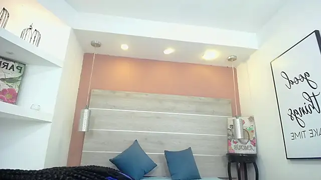 AlexandraCambell online show from November 26, 2025, 12:39 pm