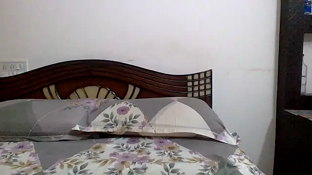 anu-anu2002 online show from April 28, 2026, 7:13 am