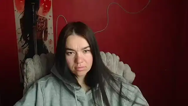 Lola Saymyname online show from April 25, 2026, 5:10 am