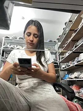 GiaDuque online show from October 28, 2025, 11:14 am