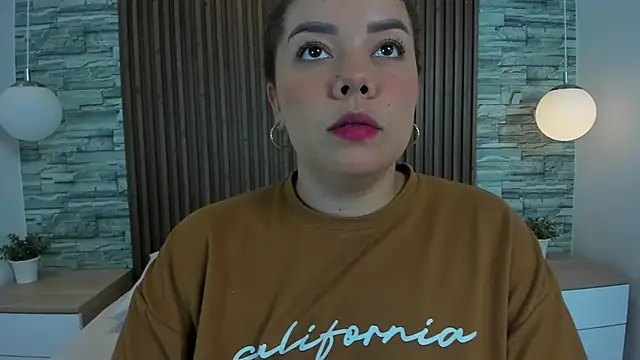 leilapons online show from September 22, 2025, 5:26 pm