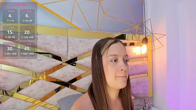 mariana jhones  online show from September 23, 2025, 1:25 pm