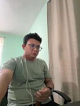 Snapshot of JaviSala chatting on May 20, 2026, 8:15 pm JaviSala online show from May 20, 2026, 8:15 pm