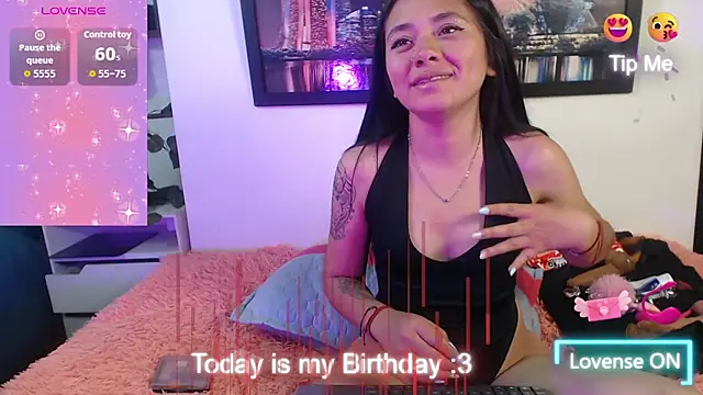 Snapshot of hellenngp chatting on November 12, 2025, 8:19 pm hellenngp online show from November 12, 2025, 8:19 pm