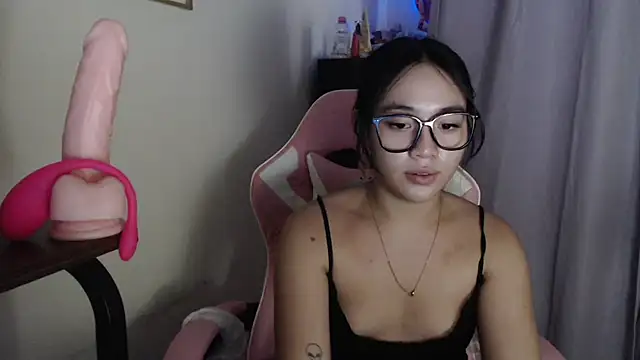 Snapshot of Sweetcummer_laura chatting on November 2, 2025, 8:44 pm Sweetcummer laura online show from November 2, 2025, 8:44 pm