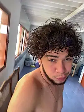 enzo vittale03  online show from February 7, 2026, 5:05 pm