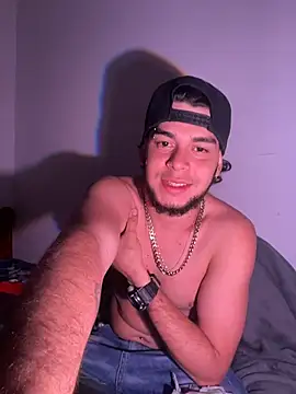 enzo vittale03  online show from February 18, 2026, 3:46 am