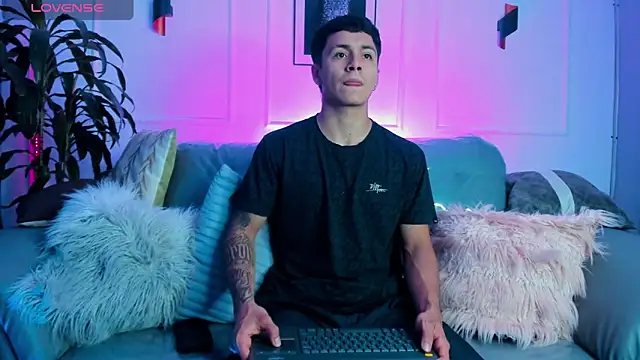 Leo santoro online show from February 9, 2026, 1:15 pm