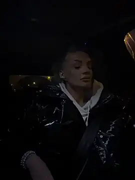 BOO D online show from December 21, 2025, 9:22 pm