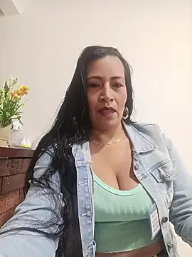 Snapshot of PAULA20- chatting on September 27, 2025, 1:05 pm PAULA20- online show from September 27, 2025, 1:05 pm