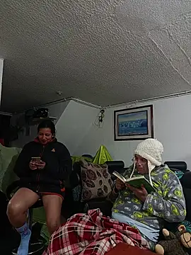 Snapshot of PAULA20- chatting on October 22, 2025, 2:34 am PAULA20- online show from October 22, 2025, 2:34 am