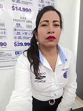 Snapshot of PAULA20- chatting on December 17, 2025, 12:33 pm PAULA20- online show from December 17, 2025, 12:33 pm