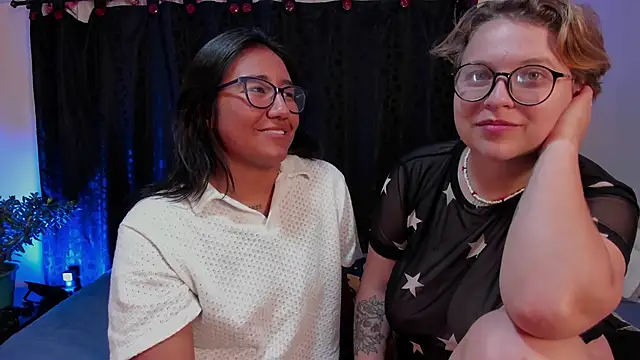 Snapshot of CrazyCakes_ chatting on October 3, 2025, 5:37 am CrazyCakes online show from October 3, 2025, 5:37 am