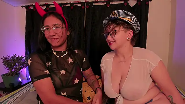 Snapshot of CrazyCakes_ chatting on October 29, 2025, 3:42 am CrazyCakes online show from October 29, 2025, 3:42 am