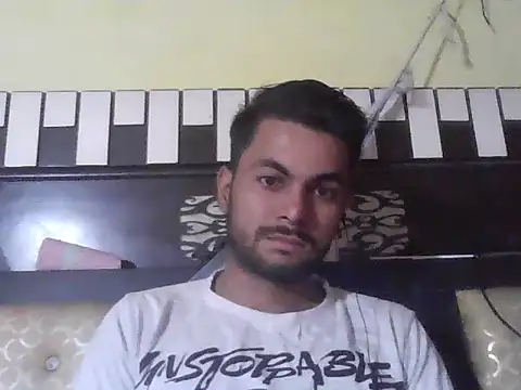 ursdreamperson online show from October 31, 2025, 8:59 am