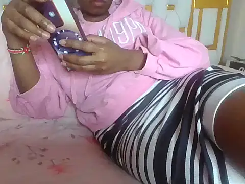 Nodia32 online show from October 7, 2025, 10:18 pm