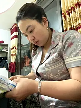 Nhung584 online show from October 12, 2025, 1:10 pm