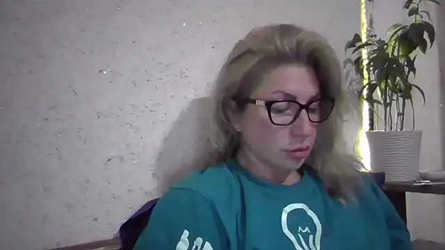 fox red lady7 online show from November 15, 2025, 5:42 pm