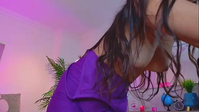 LUNAA    online show from April 6, 2026, 3:59 am