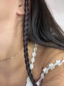 LUNAA    online show from April 18, 2026, 3:32 am