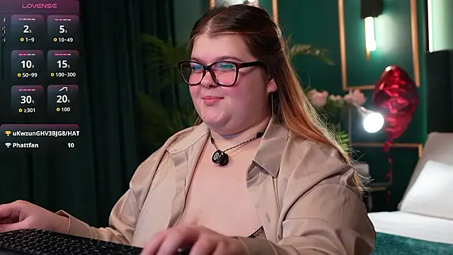 Mia Ray online show from February 10, 2026, 5:39 pm