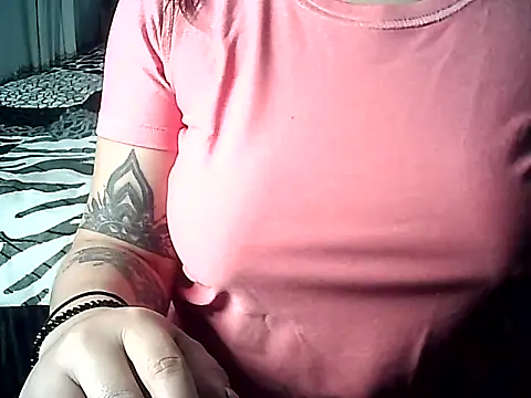 FallsForHerSmile online show from September 11, 2025, 12:11 am