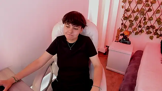 Nathaly ds online show from December 16, 2025, 7:08 pm