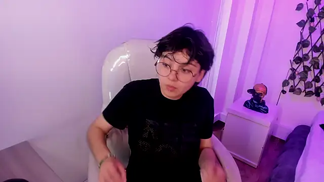 Nathaly ds online show from February 7, 2026, 7:17 pm