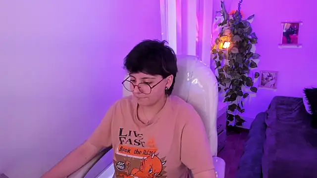 Nathaly ds online show from April 9, 2026, 8:14 pm