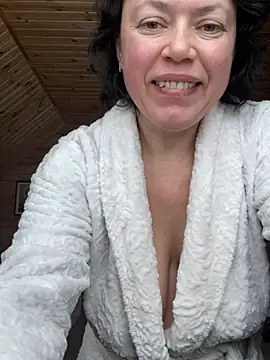 Snapshot of Kiravix chatting on February 8, 2026, 12:52 pm Kiravix online show from February 8, 2026, 12:52 pm