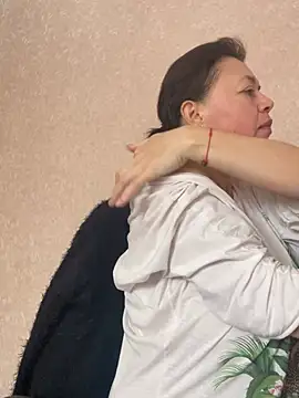 Snapshot of Kiravix chatting on March 10, 2026, 7:35 am Kiravix online show from March 10, 2026, 7:35 am