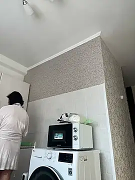 Snapshot of Kiravix chatting on March 17, 2026, 5:55 am Kiravix online show from March 17, 2026, 5:55 am