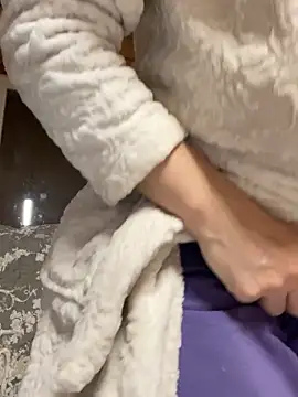 Snapshot of Kiravix chatting on March 29, 2026, 8:53 pm Kiravix online show from March 29, 2026, 8:53 pm