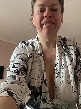 Snapshot of Kiravix chatting on April 9, 2026, 8:42 am Kiravix online show from April 9, 2026, 8:42 am