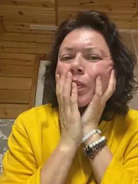 Snapshot of Kiravix chatting on April 14, 2026, 8:04 pm Kiravix online show from April 14, 2026, 8:04 pm