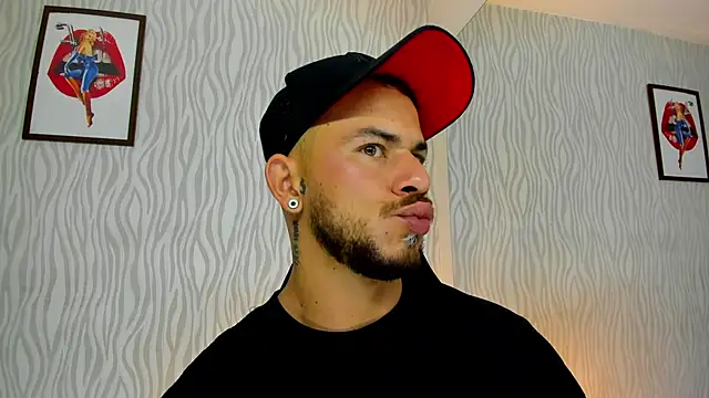 dylan jacobx online show from October 28, 2025, 3:10 am