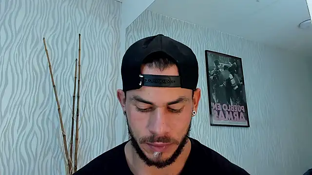 Snapshot of dylan_jacobx chatting on May 3, 2026, 1:33 am dylan jacobx online show from May 3, 2026, 1:33 am