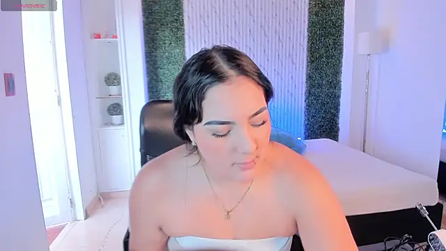 Snapshot of sofiacaramel chatting on November 5, 2025, 2:39 pm sofiacaramel online show from November 5, 2025, 2:39 pm