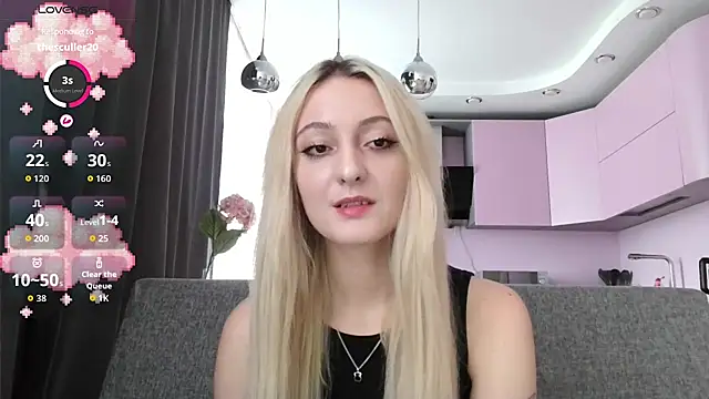 white liillyy online show from September 13, 2025, 12:16 pm