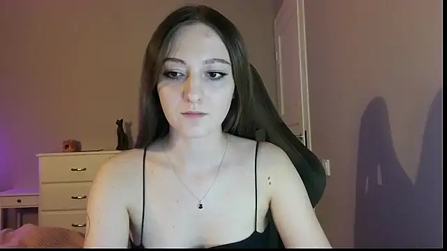 Snapshot of white_liillyy chatting on June 28, 2026, 9:21 pm white liillyy online show from June 28, 2026, 9:21 pm