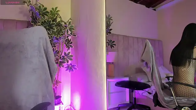 Mia mtnz02 online show from April 7, 2026, 12:11 am