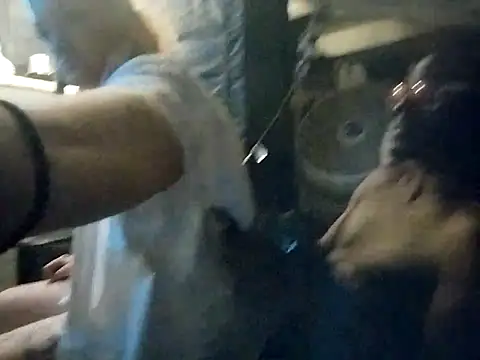 Snapshot of SnowBunny1224 chatting on October 21, 2025, 12:28 pm SnowBunny1224 online show from October 21, 2025, 12:28 pm