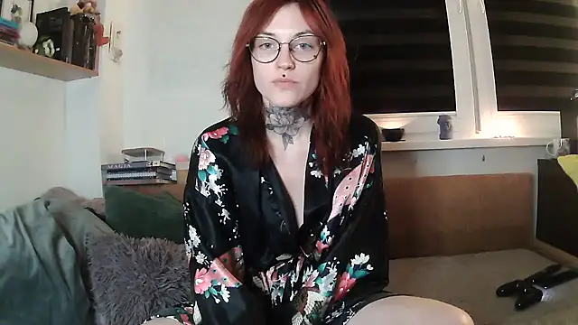 Zelesuida online show from November 2, 2025, 7:27 pm