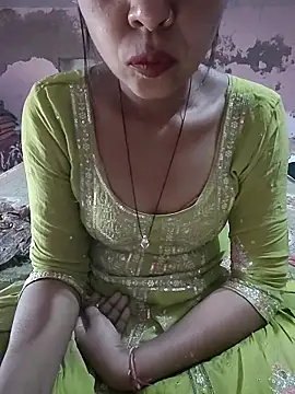 Snapshot of Paakhi-Singh chatting on December 18, 2025, 4:40 am Paakhi-Singh online show from December 18, 2025, 4:40 am