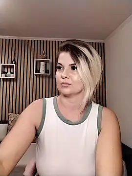 Mayaaaaaa  online show from November 22, 2025, 8:30 pm