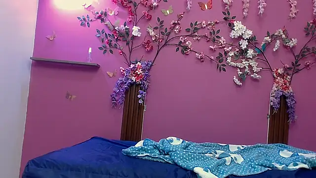Snapshot of skinnybarbie022 chatting on September 22, 2025, 1:29 am skinnybarbie022 online show from September 22, 2025, 1:29 am