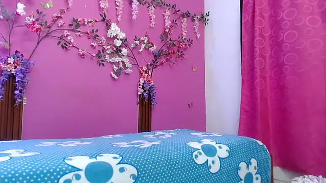 skinnybarbie022 online show from May 31, 2026, 12:19 am