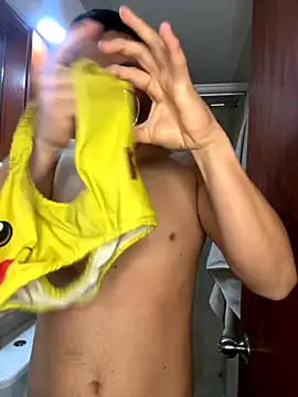 Kurtxxx22 online show from October 6, 2025, 7:44 pm