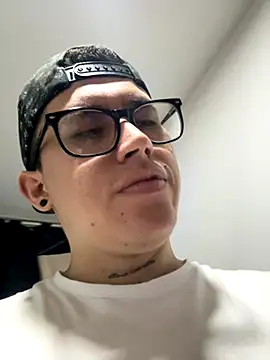 Kurtxxx22 online show from November 7, 2025, 5:07 am