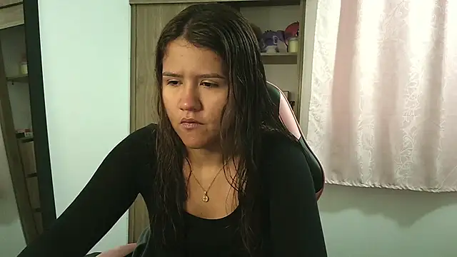 Snapshot of Oliviawatson1 chatting on October 4, 2025, 12:14 pm Oliviawatson1 online show from October 4, 2025, 12:14 pm
